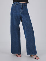 กางเกงยีนส์ผู้หญิง คอลเลคชั่น LEE PINK WIDE LEG FIT เอวสูง ทรงขากว้าง สียีนส์กลาง