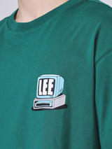 LOOSE FIT LEE X AKID FROM YESTERDAY COLLECTION MEN'S SHORT SLEEVE T-SHIRT GREEN