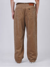 กางเกงขายาวลูกฟูกผู้ชาย คอลเลคชั่น LEE X AKID FROM YESTERDAY BAGGY FIT เอวสูง ทรงกระบอกใหญ่ สีเบจ