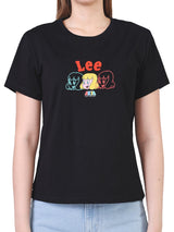 เสื้อยืดแขนสั้นผู้หญิง คอลเลคชั่น LEE X AKID FROM YESTERDAY ทรงตรง สีดำ