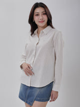 เสื้อเชิ้ตยีนส์แขนยาวผู้หญิง คอลเลคชั่น DENIM OBSESSION OVERSIZE FIT สีเบจ