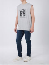 เสื้อยืดแขนกุดผู้ชาย ทรงตรง สีเทา