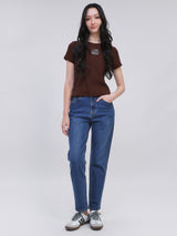 เสื้อยืดแขนสั้นผู้หญิง คอลเลคชั่น ON THE GO SLIM FIT สีน้ำตาล