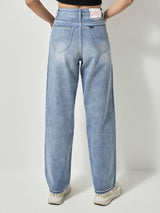 กางเกงยีนส์ผู้หญิง คอลเลคชั่น LEE PINK COMFORT FIT เอวสูง ทรงกระบอก สียีนส์อ่อน