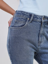 กางเกงยีนส์ผู้หญิง BOOTCUT FIT เอวสูง ทรงตรง-ขาม้า สียีนส์อ่อน