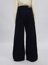 กางเกงขายาวลูกฟูกผู้หญิง WIDE LEG FIT เอวกลาง ทรงขากว้าง สีน้ำเงินเข้ม