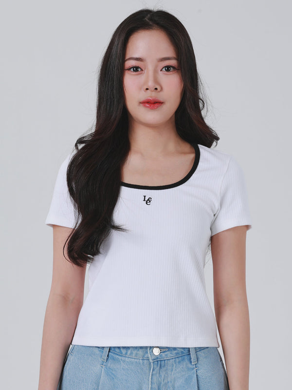 เสื้อยืดแขนสั้นผู้หญิง คอลเลคชั่น LEE PINK SLIM FIT สีขาว