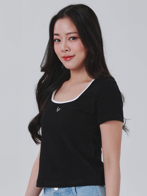 เสื้อยืดแขนสั้นผู้หญิง คอลเลคชั่น LEE PINK SLIM FIT สีดำ