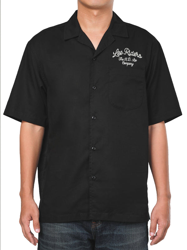 เสื้อเชิ้ตแขนสั้นผู้ชาย คอลเลคชั่น LEE RIDERS COMFORT FIT สีดำ