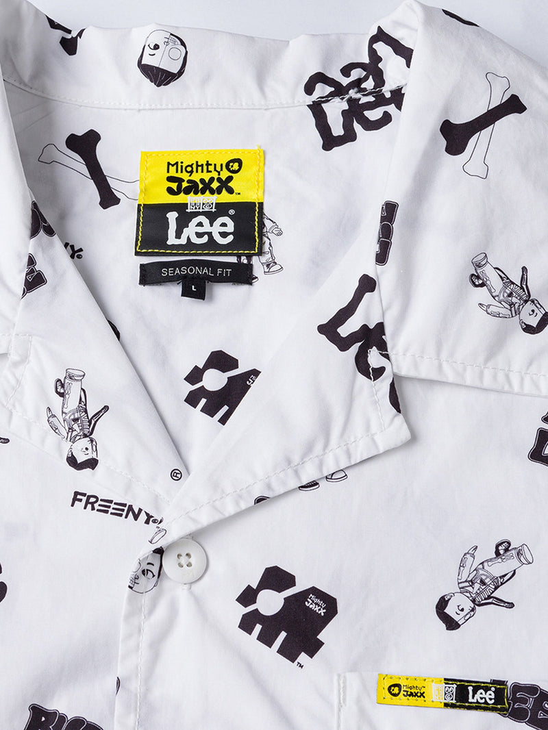 เสื้อเชิ้ตแขนสั้นผู้ชาย คอลเลคชั่น LEE X MIGHTY JAXX COMFORT FIT สีขาว