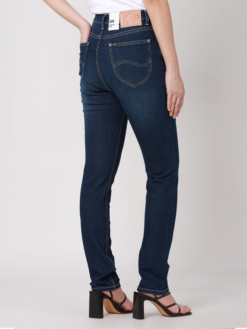 กางเกงยีนส์ผู้หญิง SLIM FIT เอวกลาง ทรงเข้ารูป สียีนส์กลาง