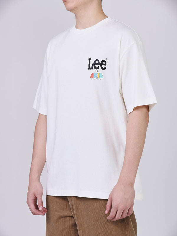 เสื้อยืดแขนสั้นผู้ชาย คอลเลคชั่น LEE X AKID FROM YESTERDAY LOOSE FIT สีครีม