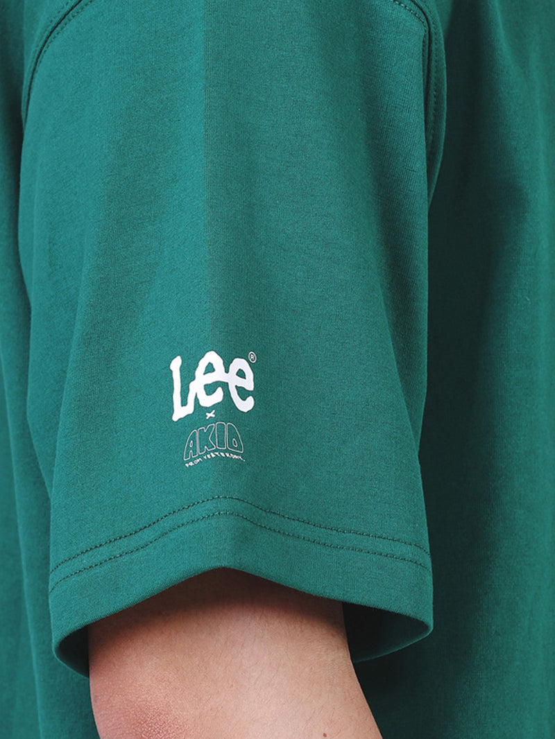 เสื้อยืดแขนสั้นผู้ชาย คอลเลคชั่น LEE X AKID FROM YESTERDAY LOOSE FIT สีเขียว