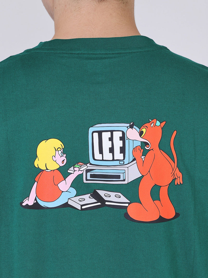 เสื้อยืดแขนสั้นผู้ชาย คอลเลคชั่น LEE X AKID FROM YESTERDAY LOOSE FIT สีเขียว