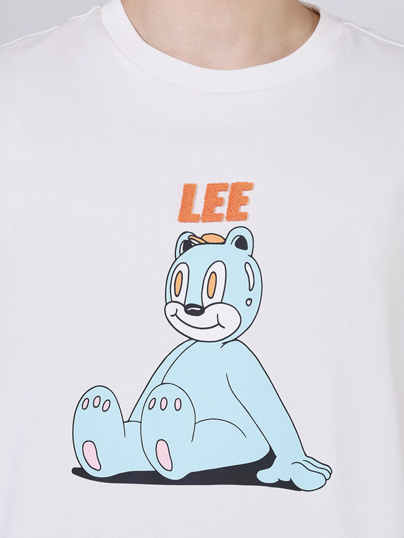 เสื้อยืดแขนสั้นผู้ชาย คอลเลคชั่น LEE X AKID FROM YESTERDAY LOOSE FIT สีครีม