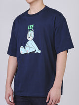 เสื้อยืดแขนสั้นผู้ชาย คอลเลคชั่น LEE X AKID FROM YESTERDAY LOOSE FIT สีกรมท่า