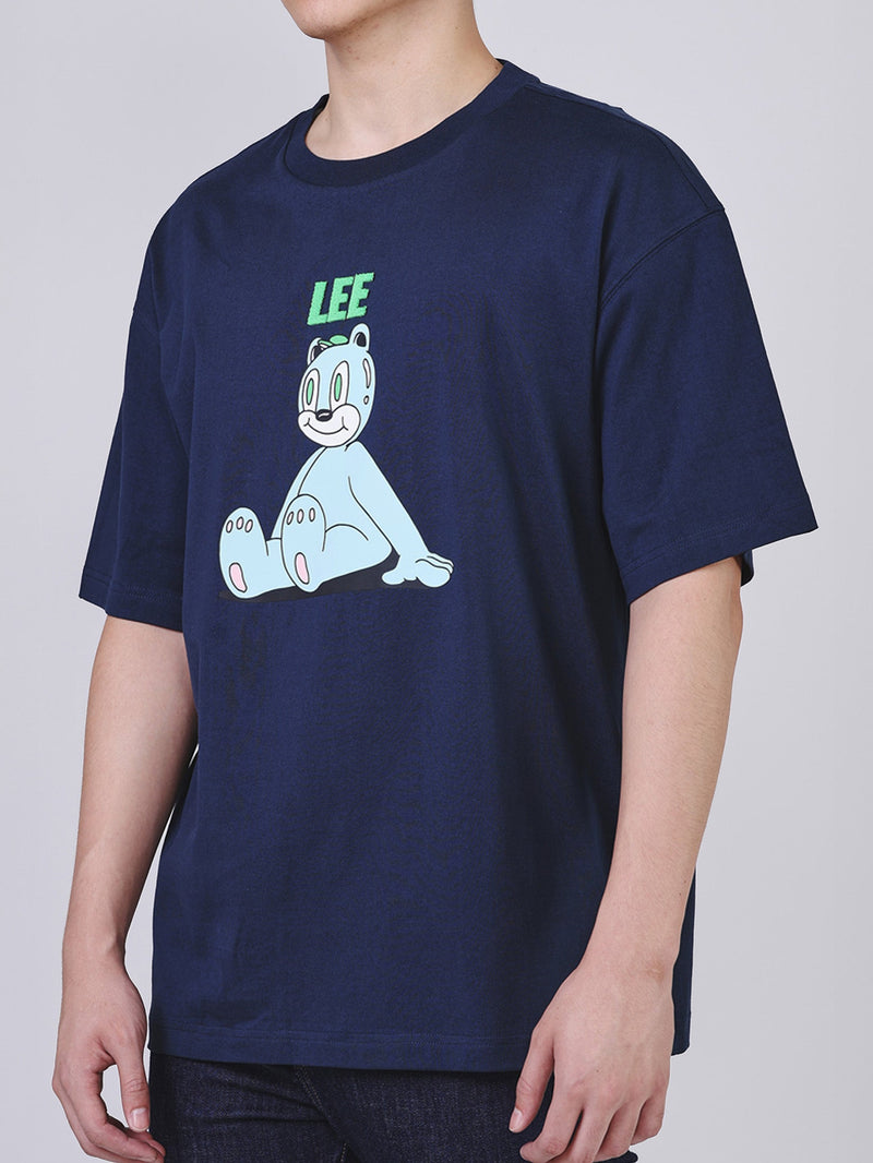 เสื้อยืดแขนสั้นผู้ชาย คอลเลคชั่น LEE X AKID FROM YESTERDAY LOOSE FIT สีกรมท่า