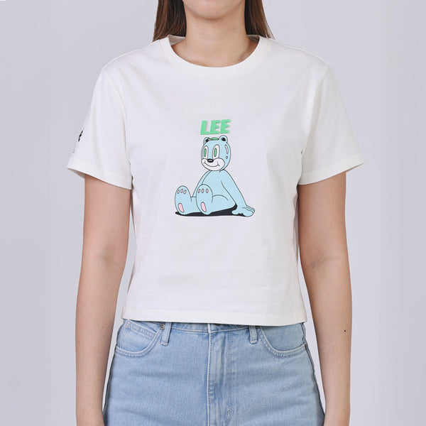 เสื้อยืดแขนสั้นผู้หญิง คอลเลคชั่น LEE X AKID FROM YESTERDAY CROPPED FIT สีครีม