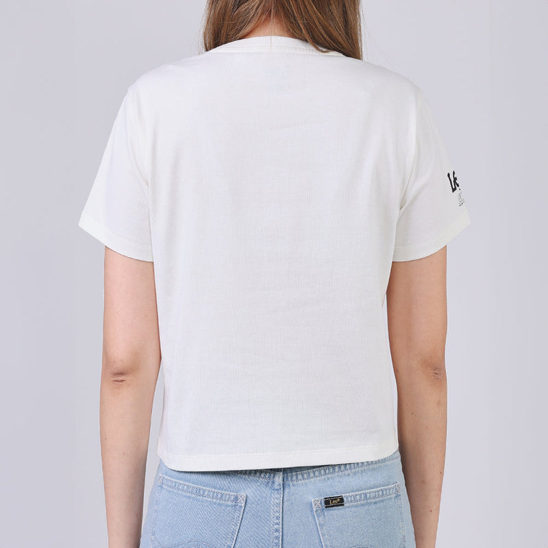 เสื้อยืดแขนสั้นผู้หญิง คอลเลคชั่น LEE X AKID FROM YESTERDAY CROPPED FIT สีครีม