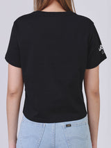 เสื้อยืดแขนสั้นผู้หญิง คอลเลคชั่น LEE X AKID FROM YESTERDAY CROPPED FIT สีดำ