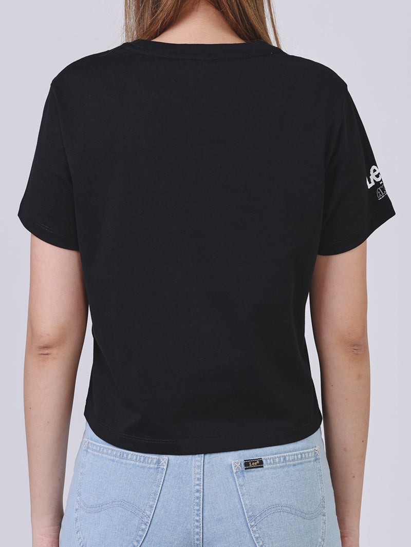 เสื้อยืดแขนสั้นผู้หญิง คอลเลคชั่น LEE X AKID FROM YESTERDAY CROPPED FIT สีดำ