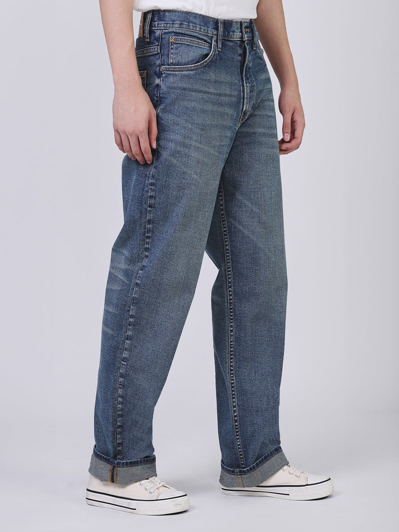 กางเกงยีนส์ผู้ชาย EASY RIDERS FIT เอวกลาง ทรงตรง สียีนส์กลาง