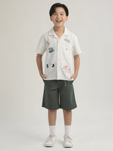 เสื้อเชิ้ตแขนสั้นเด็กผู้ชาย คอลเลคชั่น LEE X AKID FROM YESTERDAY ทรงตรง สีครีม