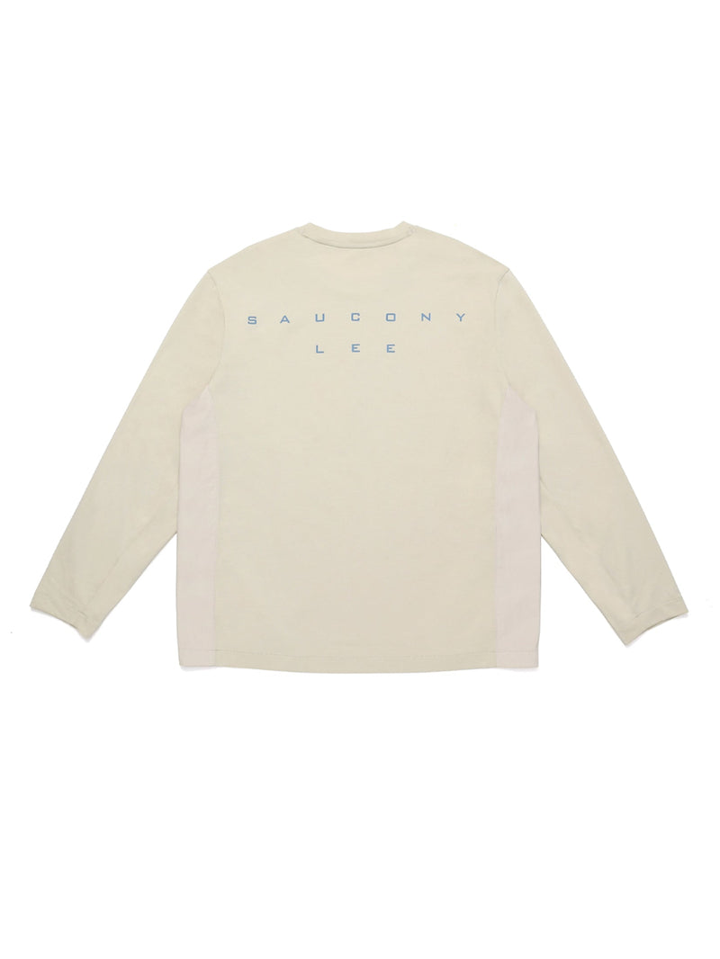 เสื้อยืดแขนยาวผู้ชาย คอลเลคชั่น LEE X SAUCONY RELAXED FIT สีครีม