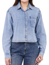 เสื้อเชิ้ตยีนส์แขนยาวผู้หญิง CROPPED FIT สียีนส์อ่อน