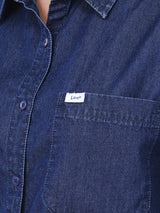 เสื้อเชิ้ตแขนสั้นผู้หญิง OVERSIZE FIT สียีนส์เข้ม