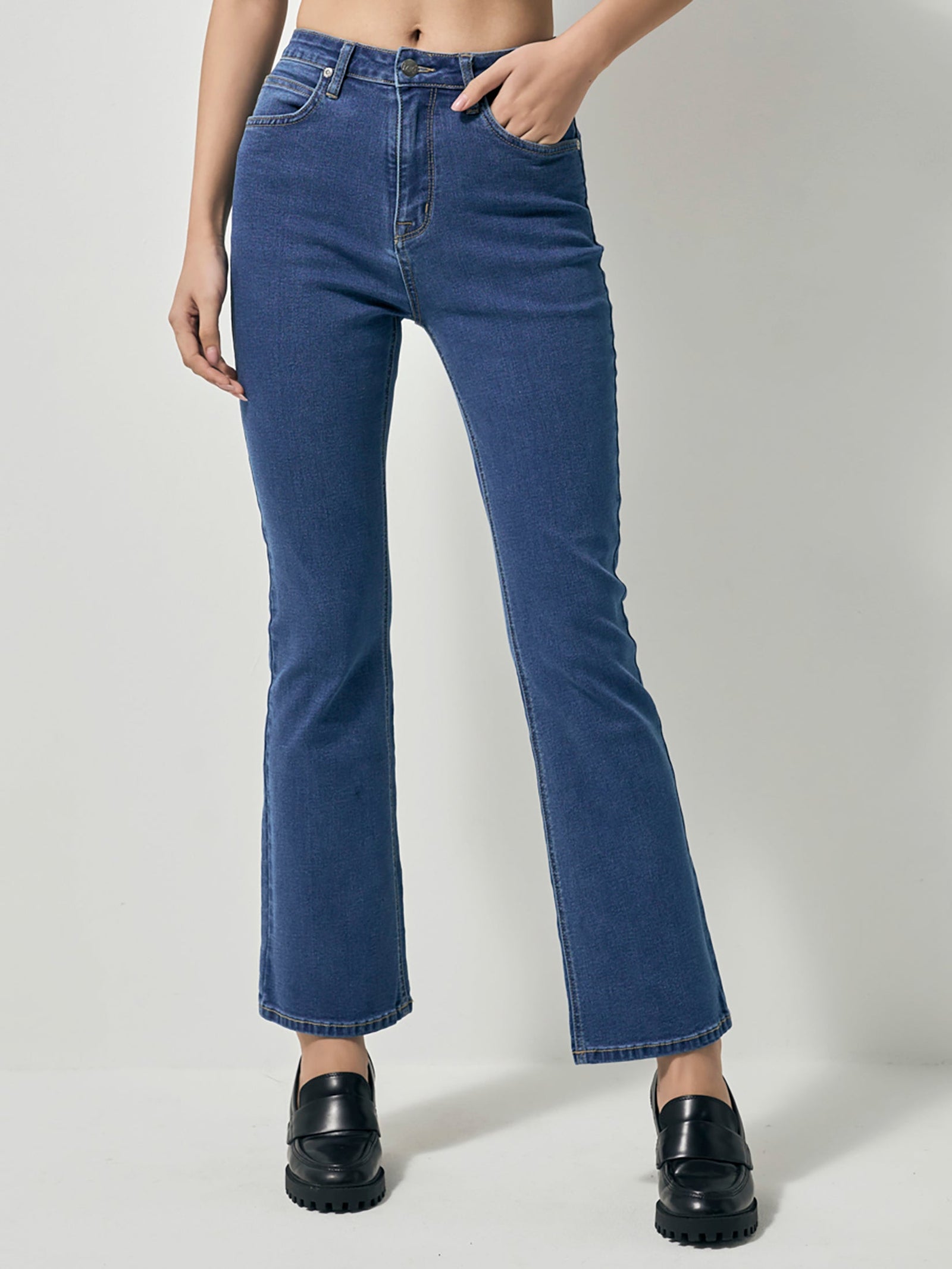 J Brand （ジェイブランド・ジェーブランド） SELENA MID RISE CROP BOOT Blanc ブーツカットデニム J brand ジーンズ セレナ クロップド デニム 水色 selena - メルカリ